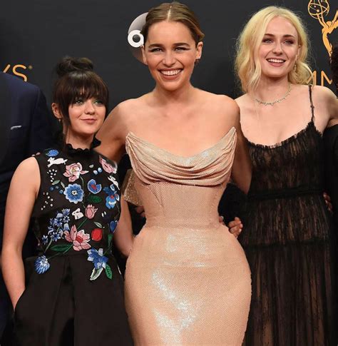 emilia clarke tall